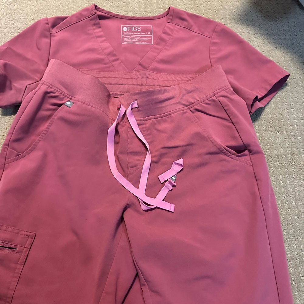 Limited Ed. Breast Cancer Awareness FIGS Quartz Pink